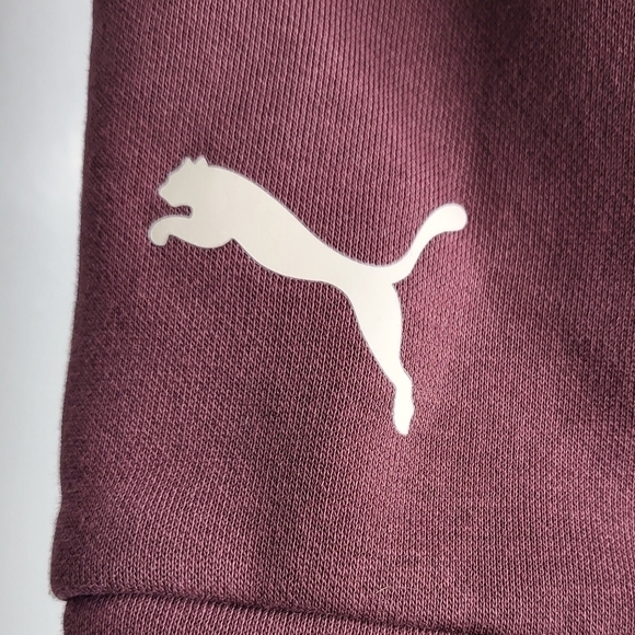 PUMA Ladies Sweatshirt. Burgundy Size Medium - Picture 4 of 11